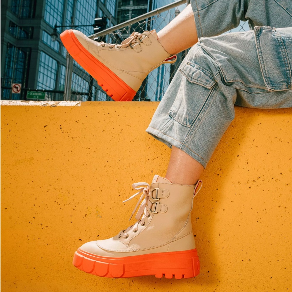 Sorel Caribou x Lace Up Waterproof WP Boots Ceramic/Optimized Orange 10.5 New - Picture 7 of 8